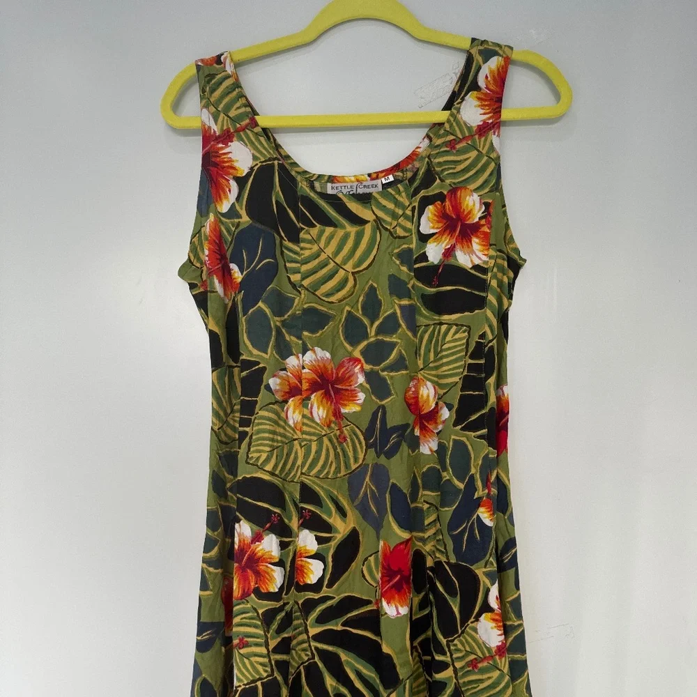 Hawaii Style Floral Dress - Picture 1 of 3